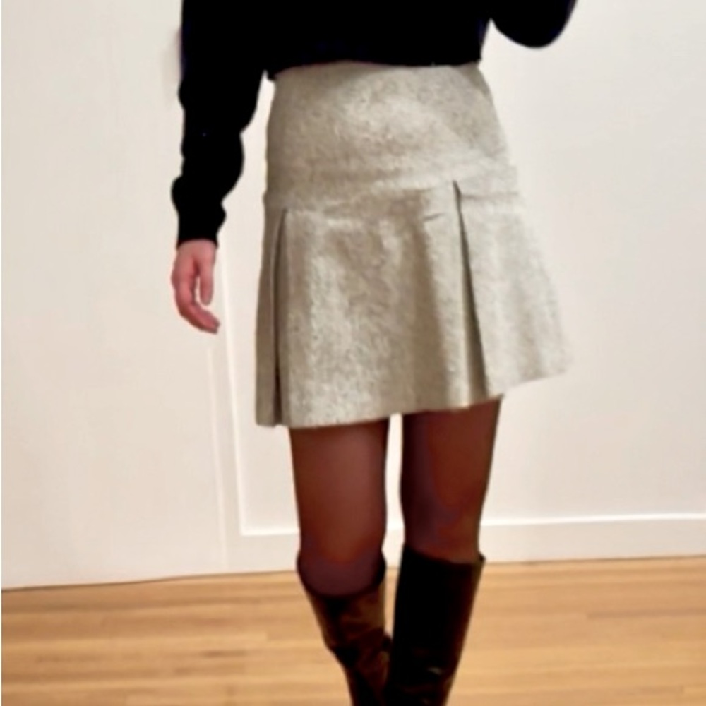 Club Monaco Boucle, white / gray, pleated mini skirt
